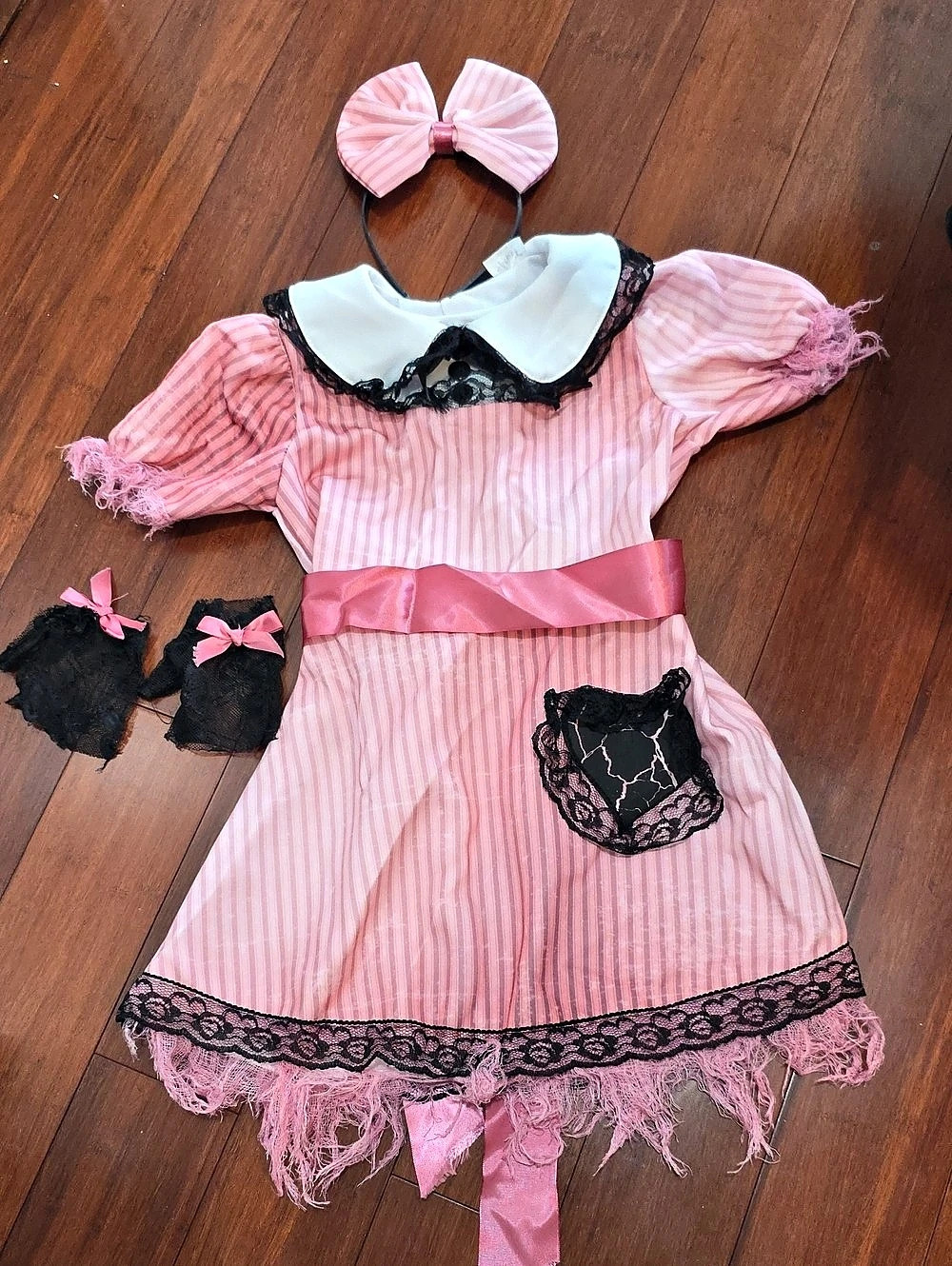 Spirit Halloween Dark Dolly Girls 5T-6T Pink & Black